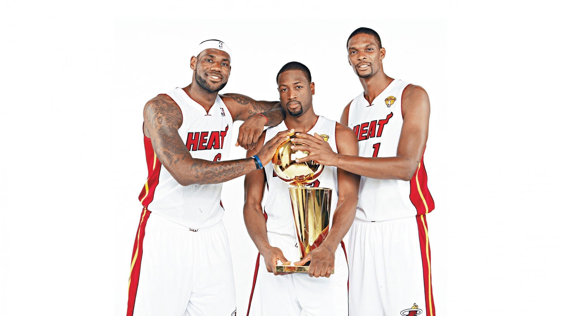 湖人进攻端找到节奏，詹姆斯依旧稳定，湖人官宣詹姆斯